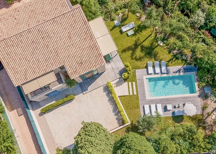 002 Camille Villa *